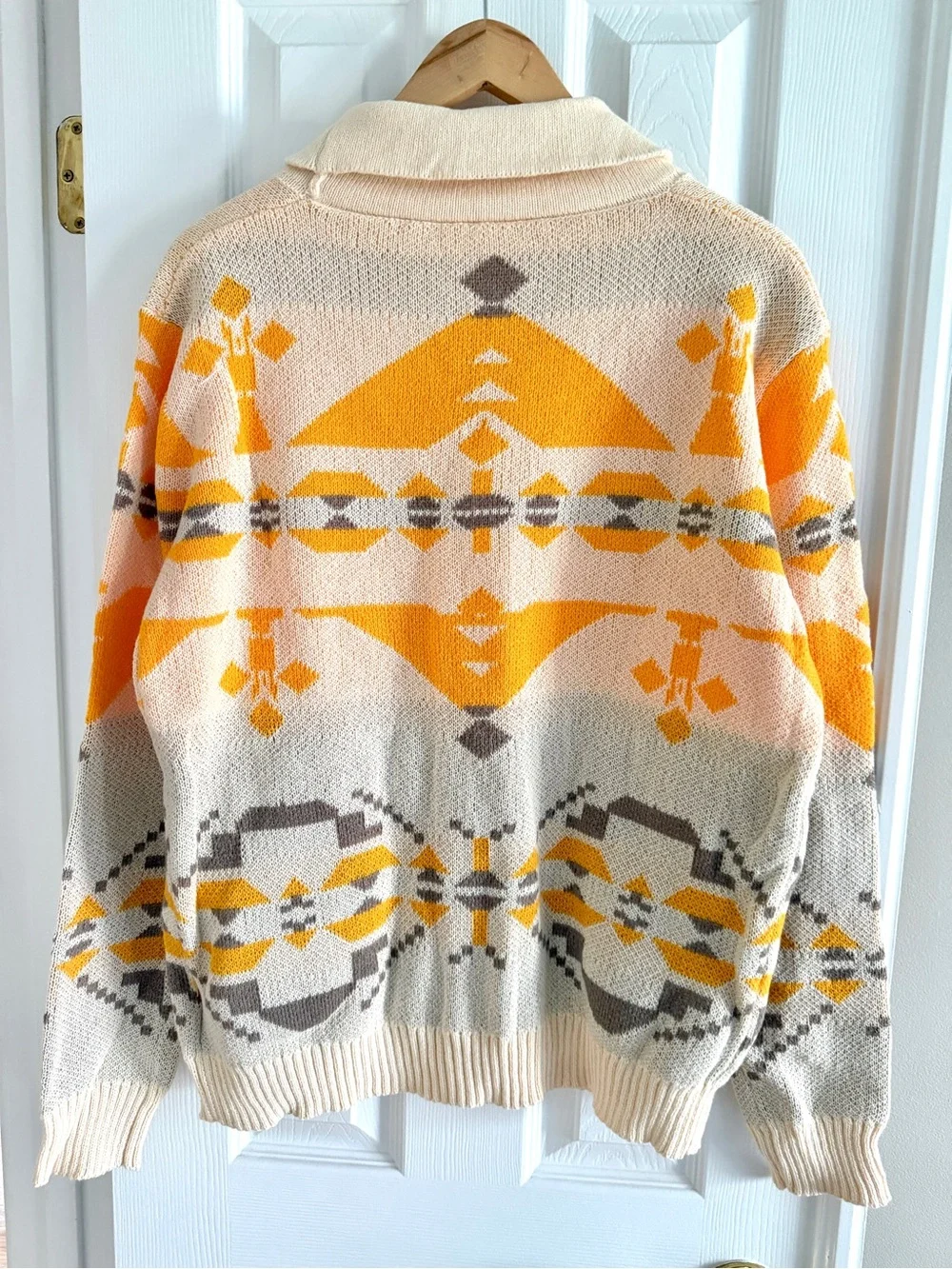Men's NWOT Shawl Collar Long Sleeve Cardigan Sweater in Orange and Cream M